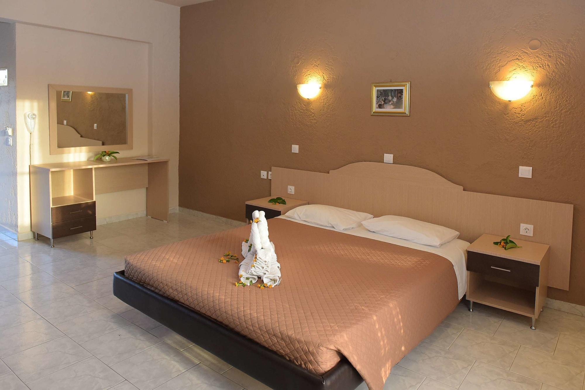 יאליסוס Santa Helena Hotel מראה חיצוני תמונה