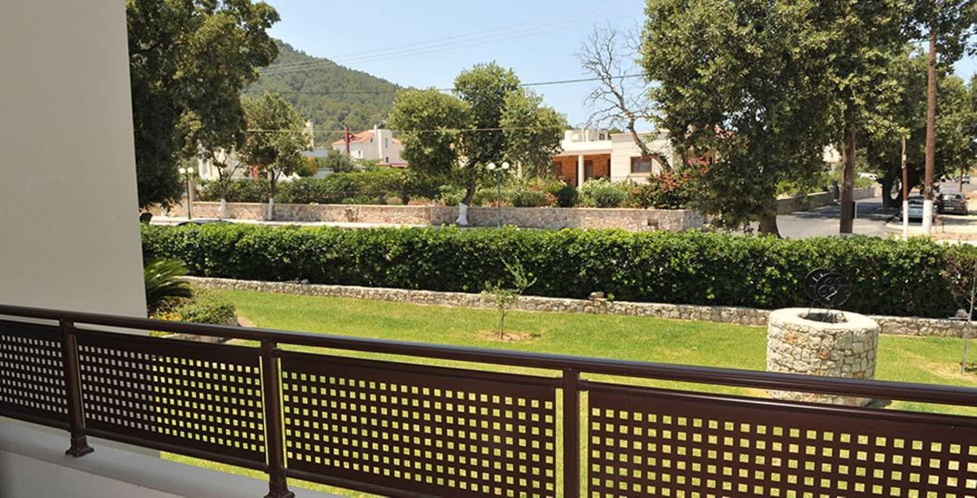 יאליסוס Santa Helena Hotel מראה חיצוני תמונה