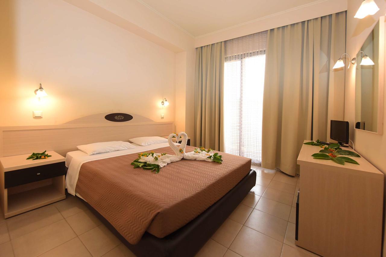 יאליסוס Santa Helena Hotel מראה חיצוני תמונה