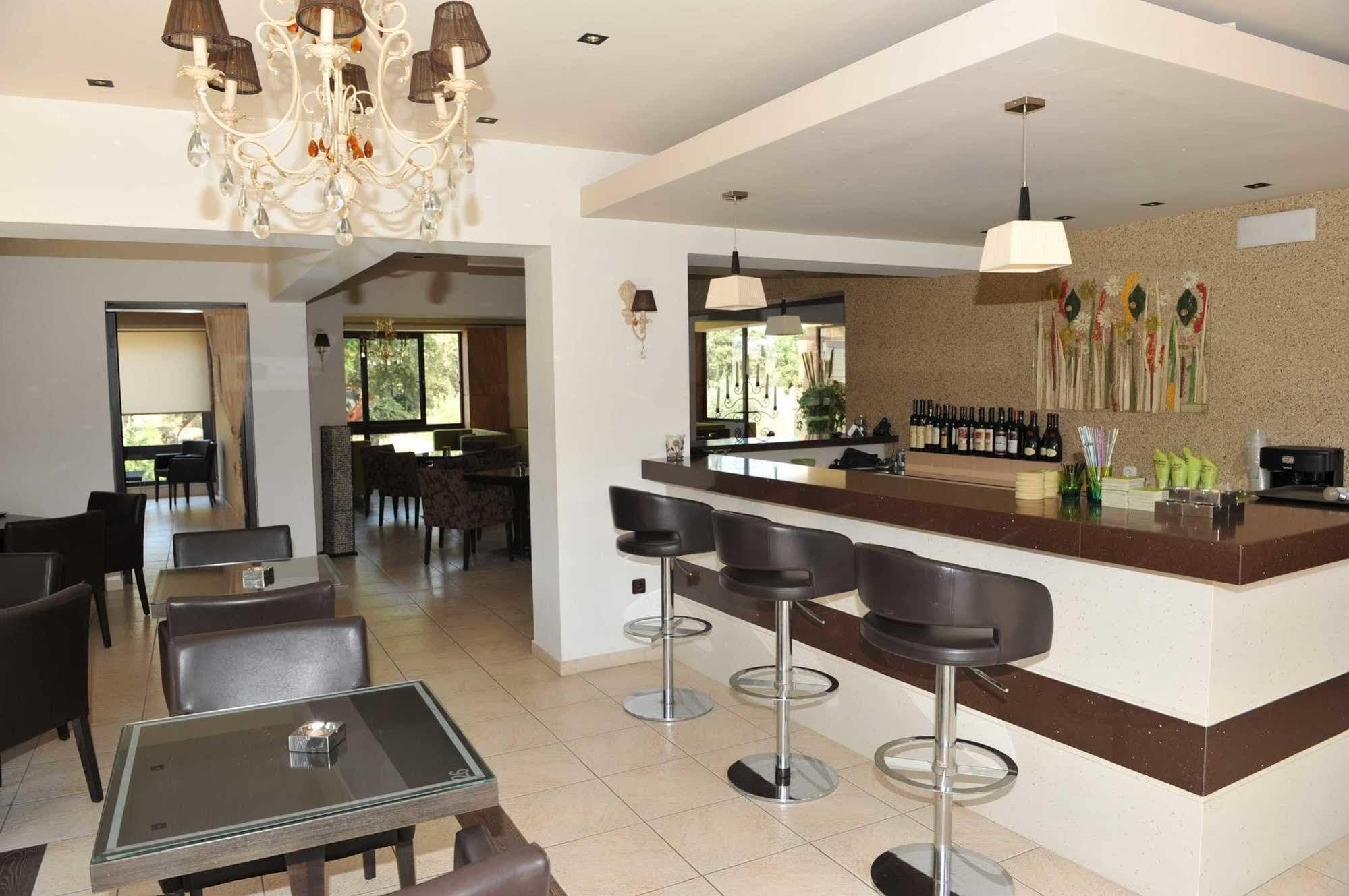יאליסוס Santa Helena Hotel מראה חיצוני תמונה