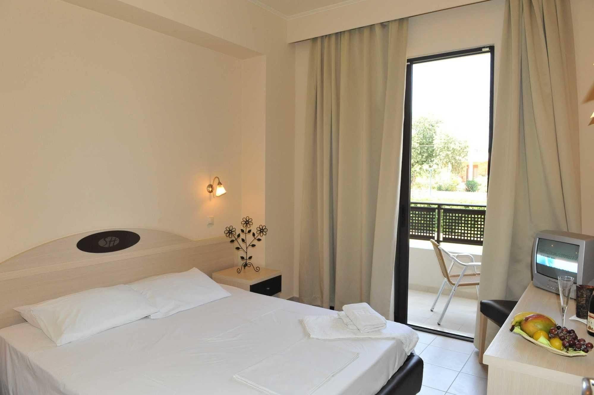 יאליסוס Santa Helena Hotel חדר תמונה
