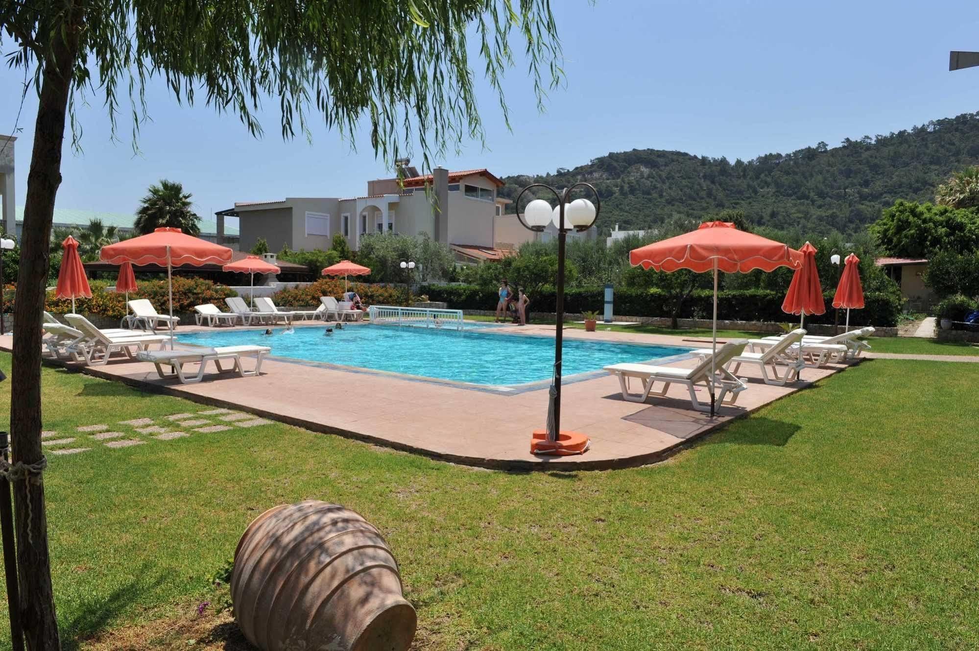 יאליסוס Santa Helena Hotel מראה חיצוני תמונה