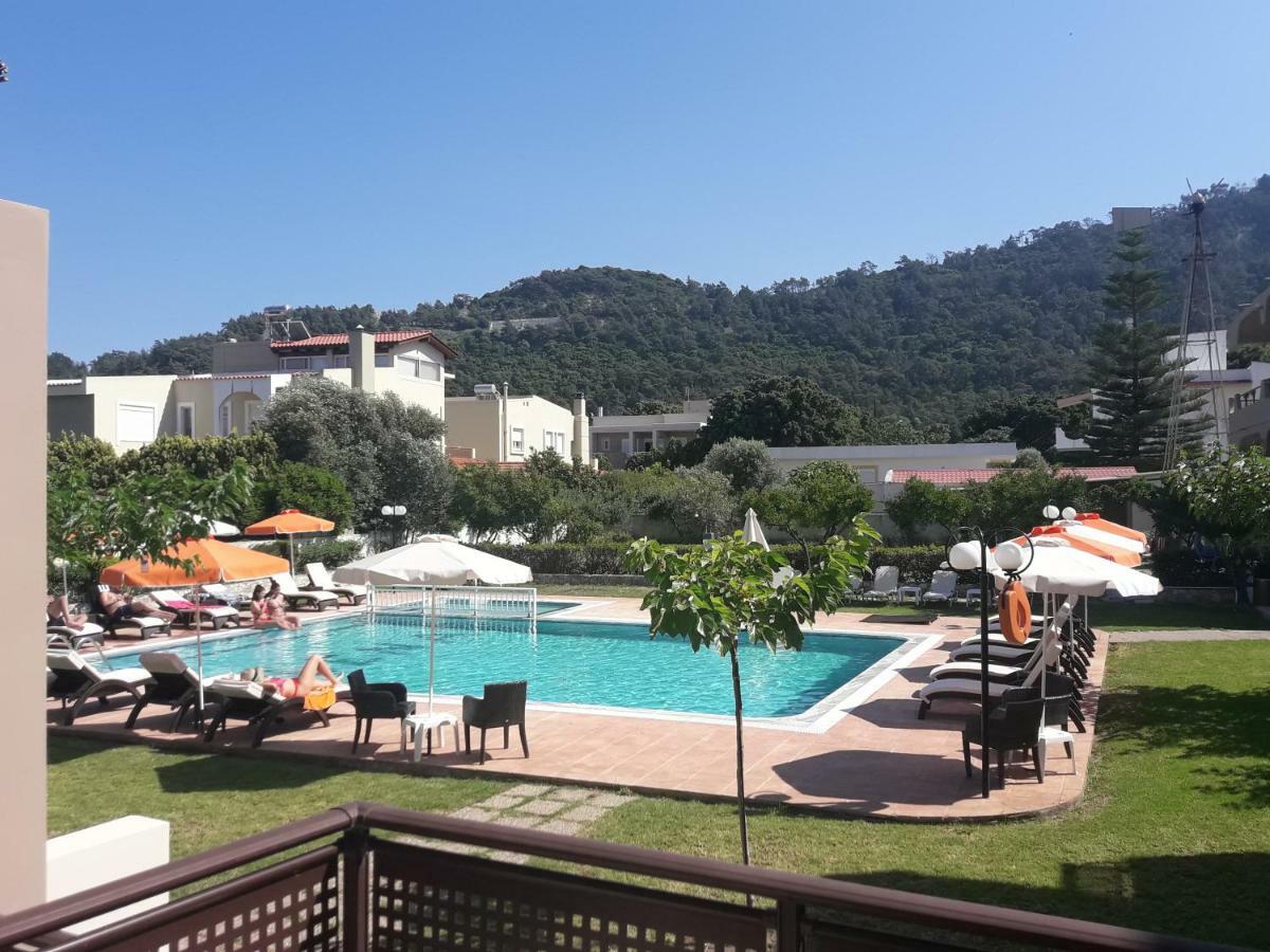 יאליסוס Santa Helena Hotel מראה חיצוני תמונה